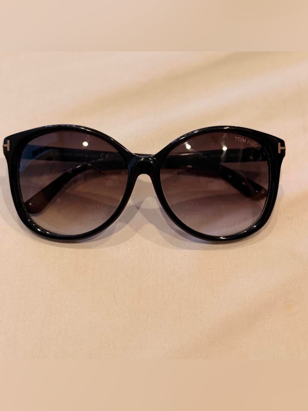 Tom Ford Alicia
 black sunglasses